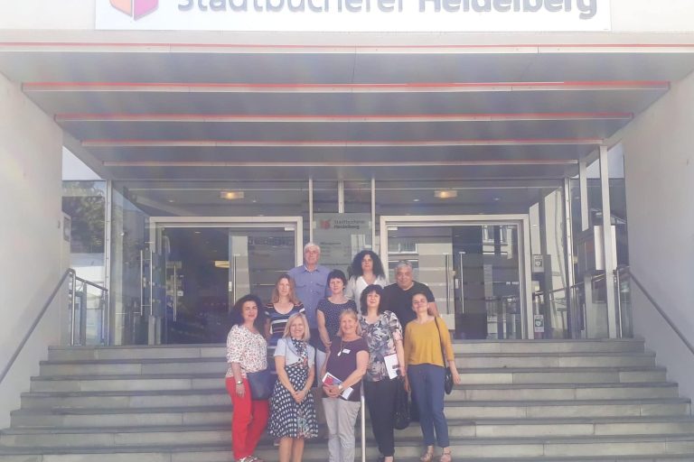 65747950_900855926917192_3643496335736307712_n